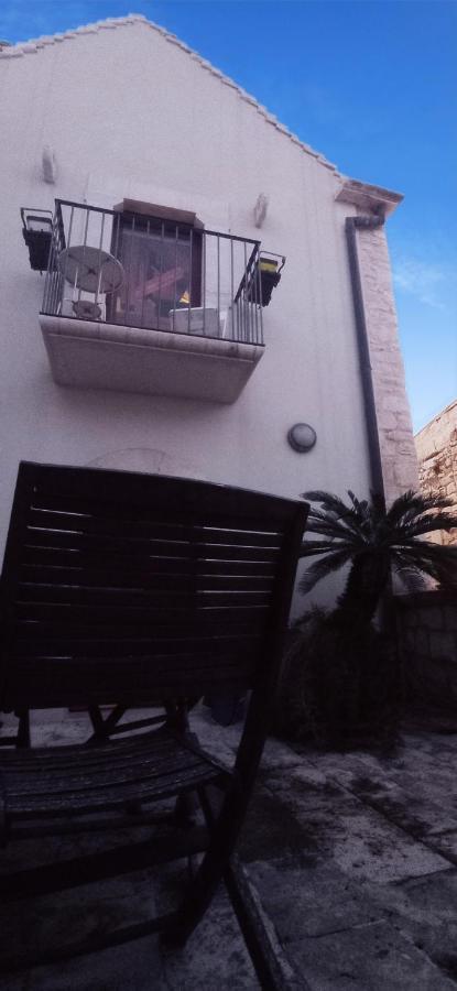 Casa Torre Di Mactheus Petraro Apartment Giovinazzo Exterior photo